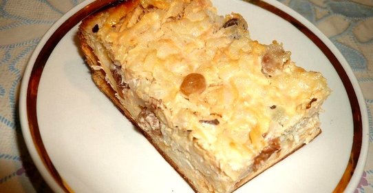 Пирог с рисом яблоком и изюмом