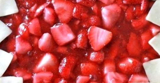 Клубничный сердечный пирог