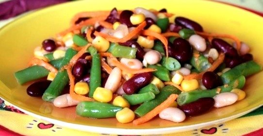 Салат из разных видов фасоли