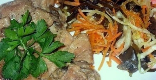 Свинина в молоке на сковороде