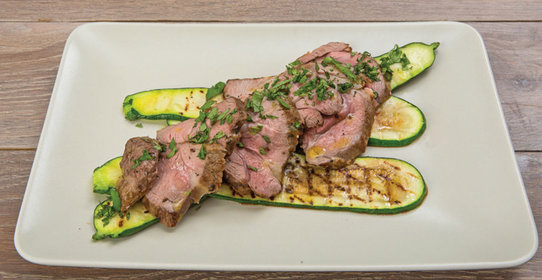 Баранина с розмарином, цукини и мятой
