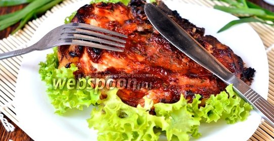 Мясо запечённое с тархуном, клюквой и томатом