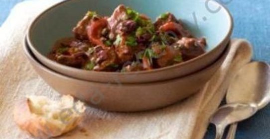 Тушеная свинина с рыбным соусом и жженым сахаром