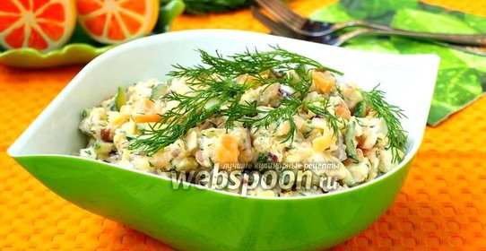 Салат с копчёным кальмаром