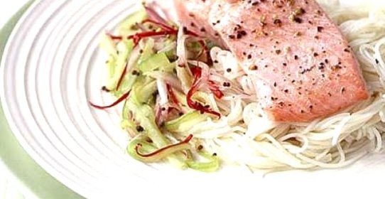 Фунчоза с тунцом