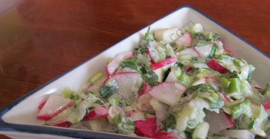 Салат из редиски с огурцом