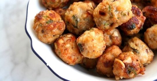 Диетические куриные котлеты с отрубями