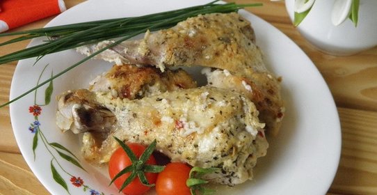 Курица в духовке под сметанным соусом