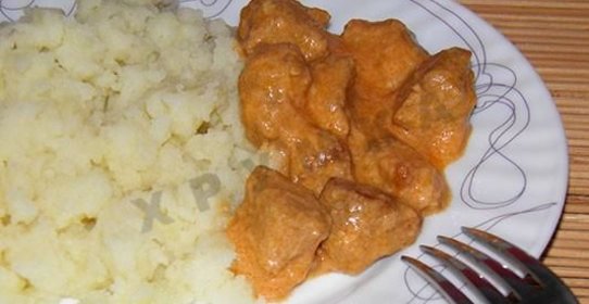 Гуляш из свинины в мультиварке