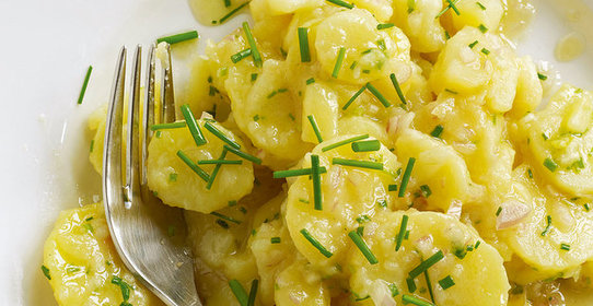 Картофельный салат с чесноком