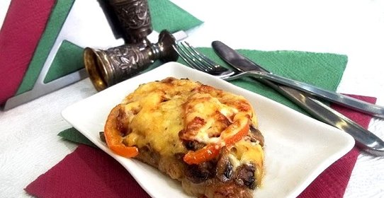 Мясо по-французски с шампиньонами