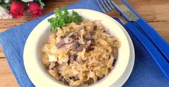 Тушеная капуста с грибами в мультиварке