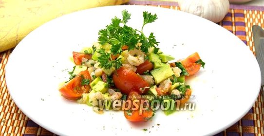 Салат с креветками и авокадо