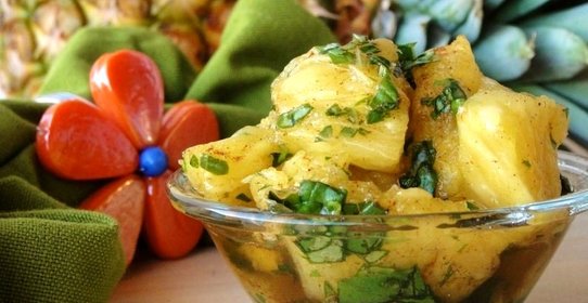 Десерт из свежего ананаса