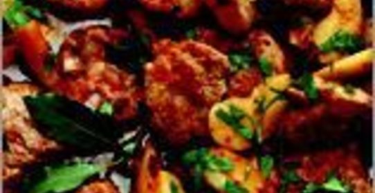 Свиная вырезка, тушенная с яблоками