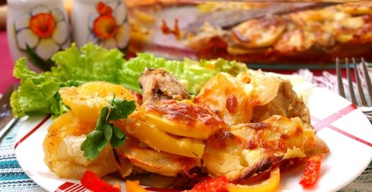 Хек запечённый с картофелем в духовке