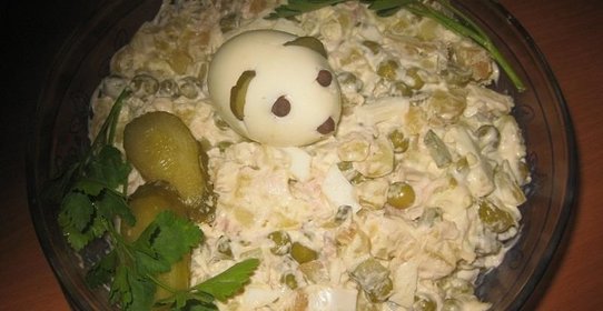 Салат Оливье с курицей