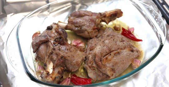 Запеченные бараньи голяшки