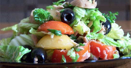 Туносалат с пекинской капустой и грибами