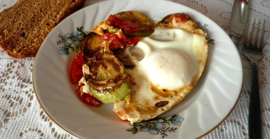 Яичница летняя