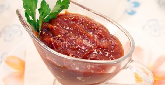 Крабовый салат с курицей и помидорами