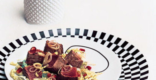 Жареное мясо с гранатовым соусом