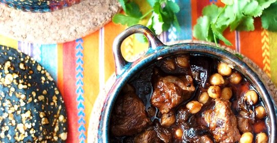 Баранина с нутом и черносливом