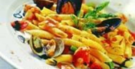 Нутрия с овощами и черносливом