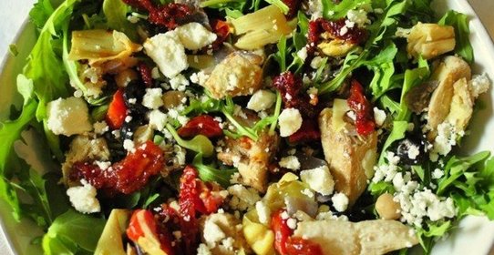 Салат из помидоров и курицы