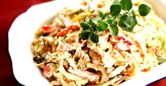 Салат куриный с болгарским перцем и горчичной заправкой