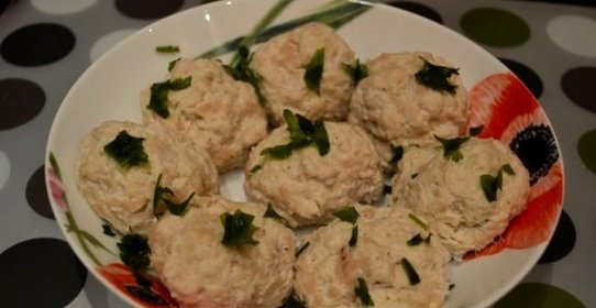 Паровые котлеты из индейки в мультиварке