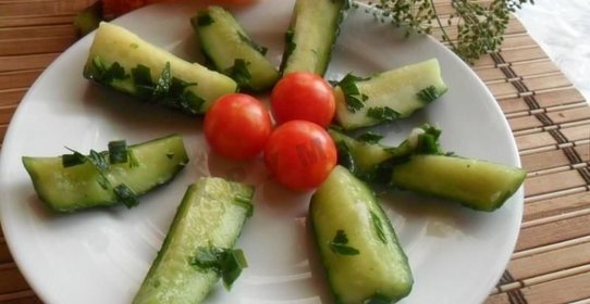 Маринованные огурцы в пакете