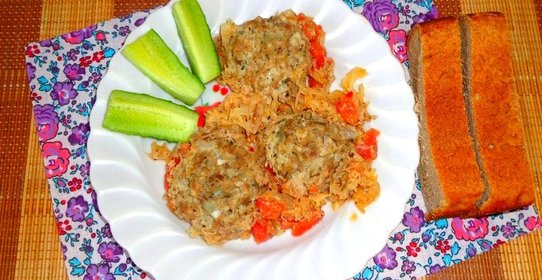 Тефтели тушеные с капустой