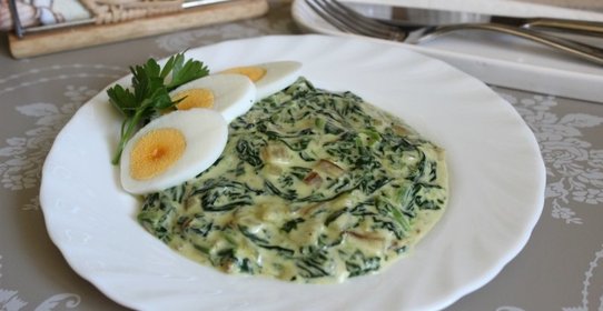 Шпинат в сырно-сливочном соусе