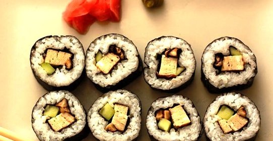 Футомаки с омлетом и шиитаке