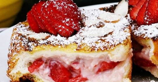 Французские тосты с фруктовой начинкой