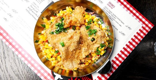 Жаренный в кукурузе сом с мак-шу