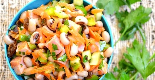 Сытный салат с черноглазкой