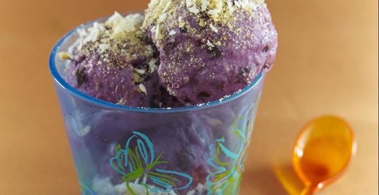 Чернично-кокосовое мороженое