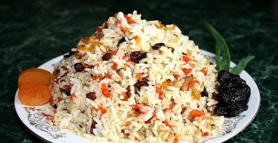 Плов с фруктами