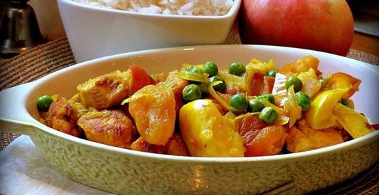 Куриное карри с яблоками