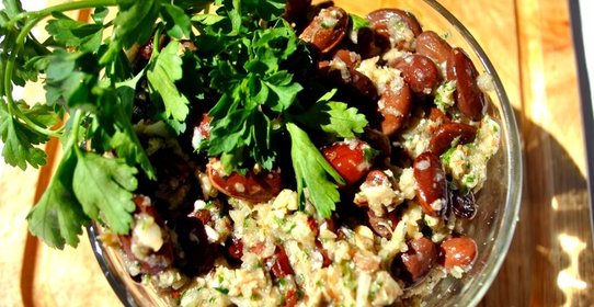 Лобио с грецкими орехами