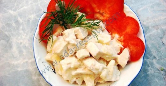 Салат из курицы с ананасом