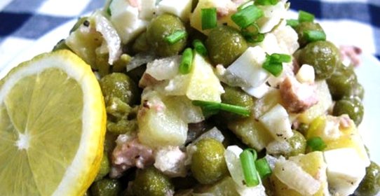 Простой салат из печени трески