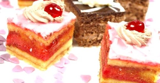 Пирожные с клюквой