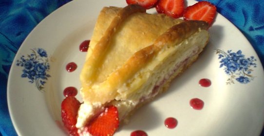 Пирог с творогом и вареньем из песочного теста