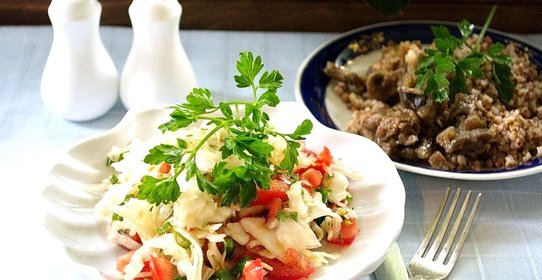 Салат к гуляшу