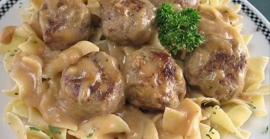 Тефтели в сливочно-грибном соусе