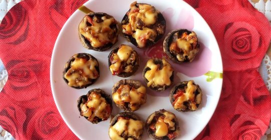 Грибы с начинкой в духовке