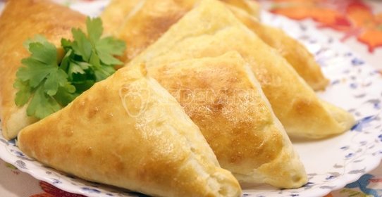 Слоёные пирожки с мясом